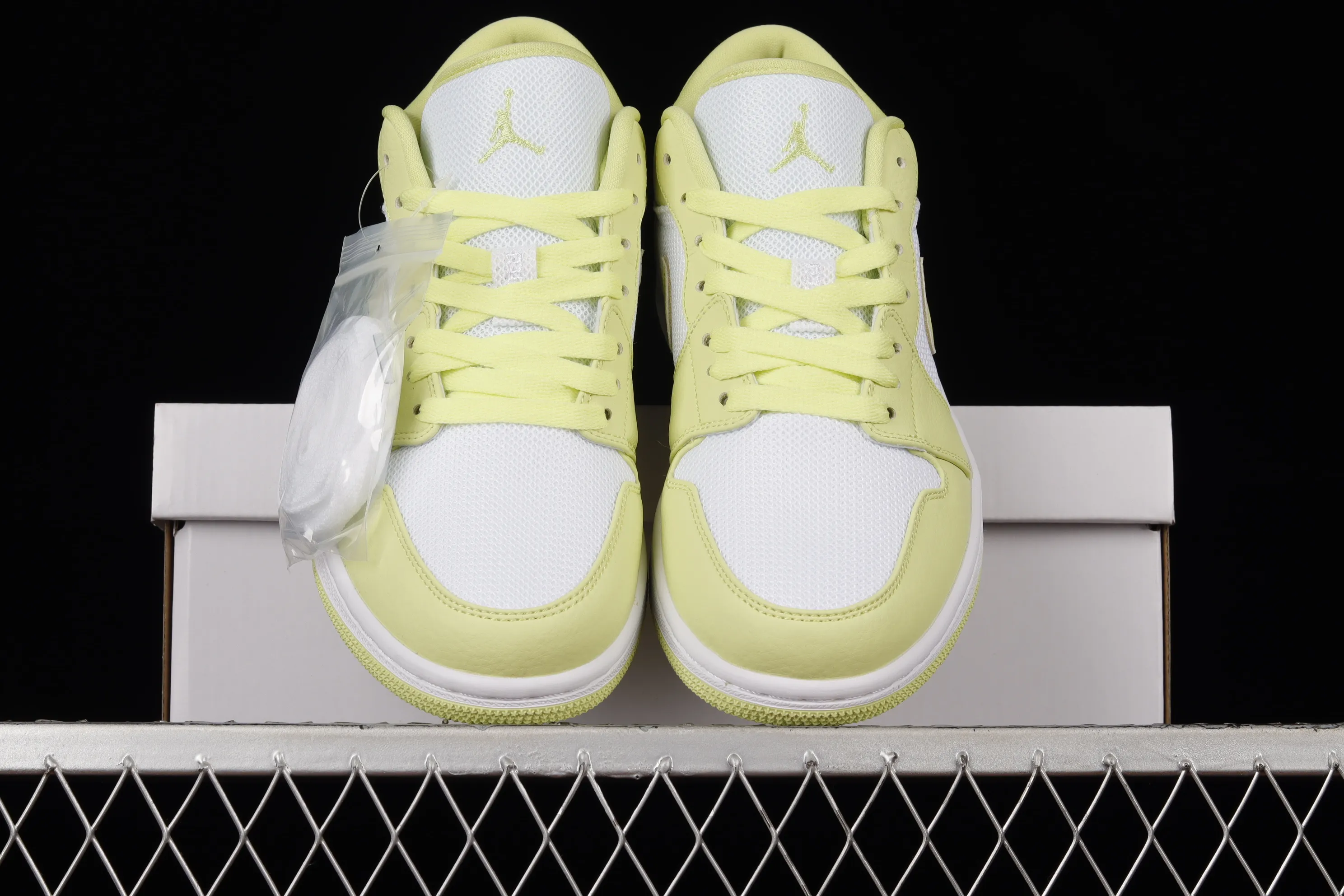 All categories Air Jordan Jordan series basketball shoes Air Jordan 1 Low Air Jordan 1 Low "Limelight" AJ1 Joe 1 fluorescent yellow low-top casual sneakers DH9619-103